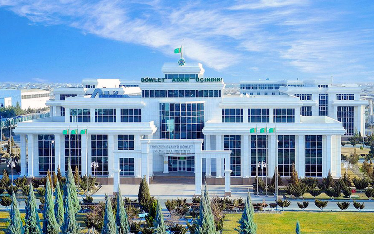 В энергетическом институте Туркменистана стартует серия олимпиад ко Дню Конституции и Государственного флага страны