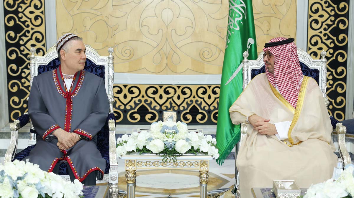 Türkmen halkynyň Milli Lideri, Türkmenistanyň Halk Maslahatynyň Başlygy keramatly Mekge topragyna ugrady