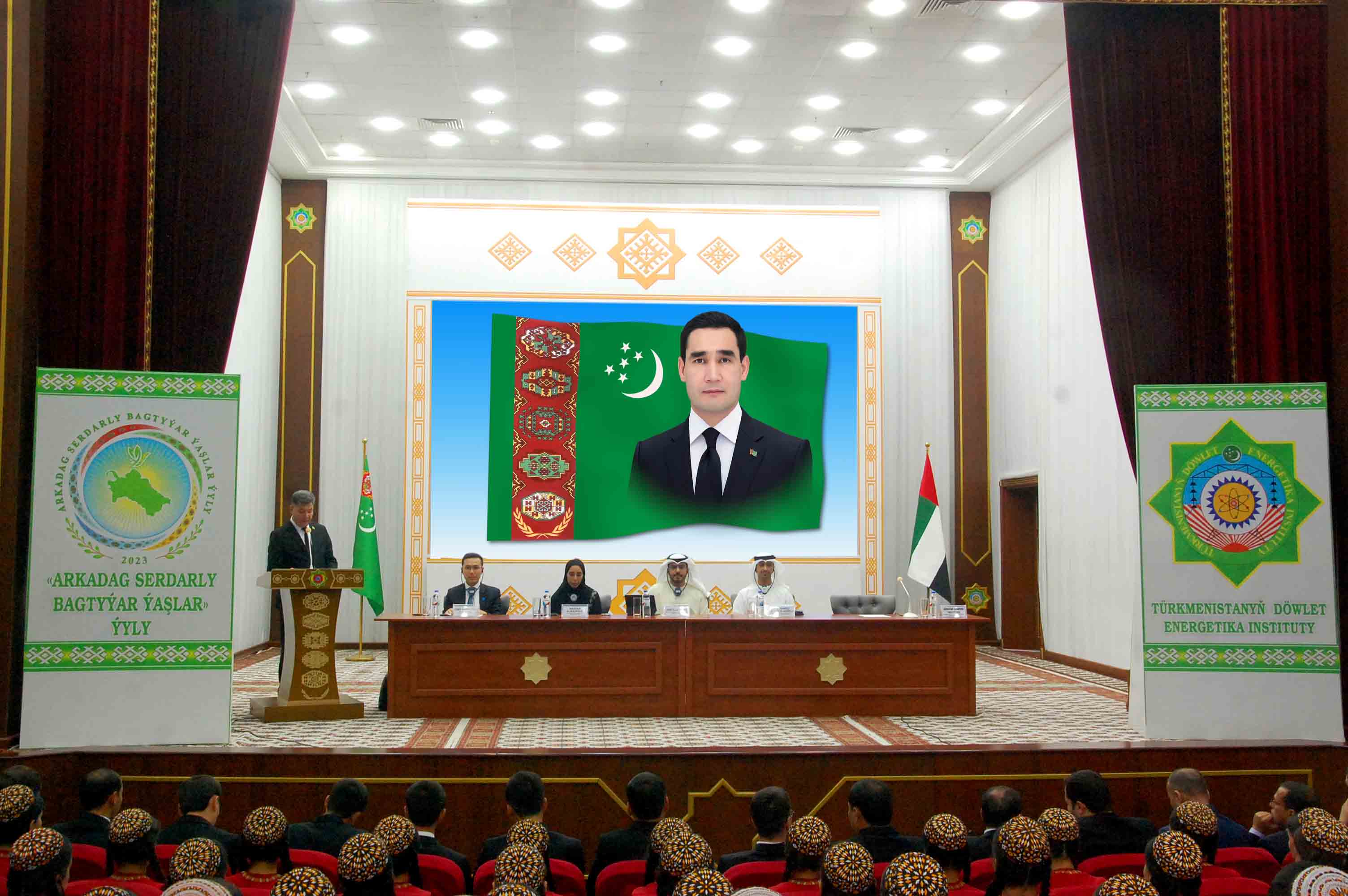 BAE-niň wekilleri Türkmenistanyň Döwlet energetika institutyna  baryp gördüler