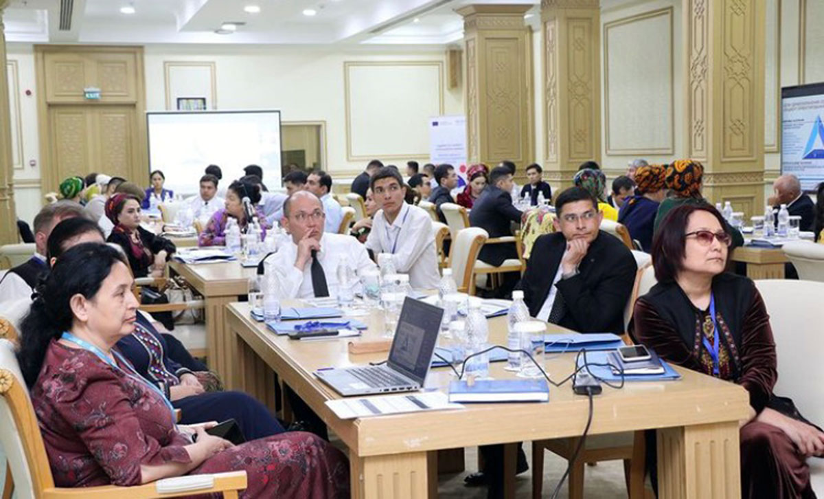Туркменские медики знакомятся с опытом стран СНГ в цифровизации систем здравоохранения