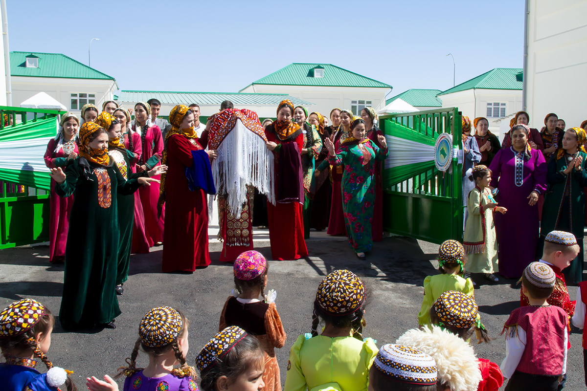 Президент Туркменистана отметил целесообразность внесения уточнения в планы в связи с итогами переписи населения
