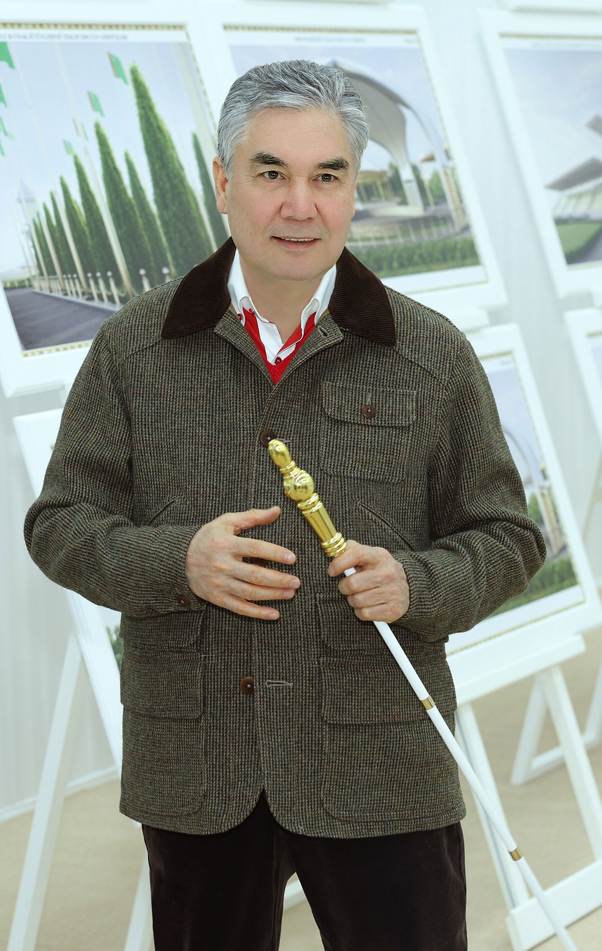 Türkmen halkynyň Milli Lideri, Türkmenistanyň Halk Maslahatynyň Başlygy täze gurluşyk  taslamalary bilen tanyşdy