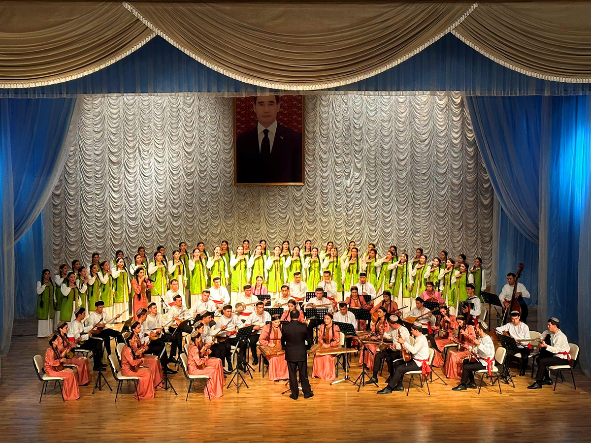 В городе Аркадаг состоялся концерт, приуроченный к 85-летию Нуры Халмамедова