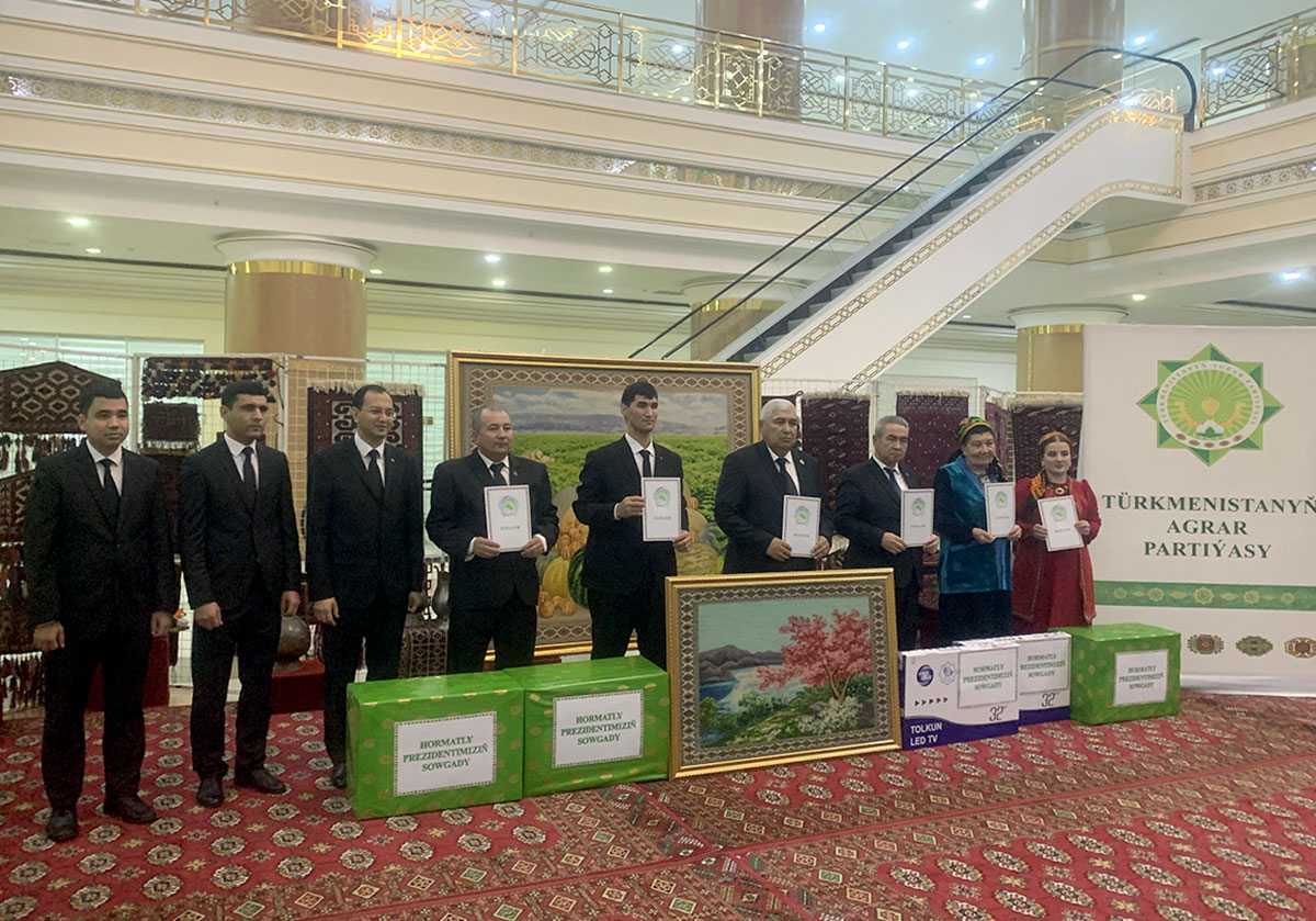 Определены победители конкурса работ о новом облике туркменского села