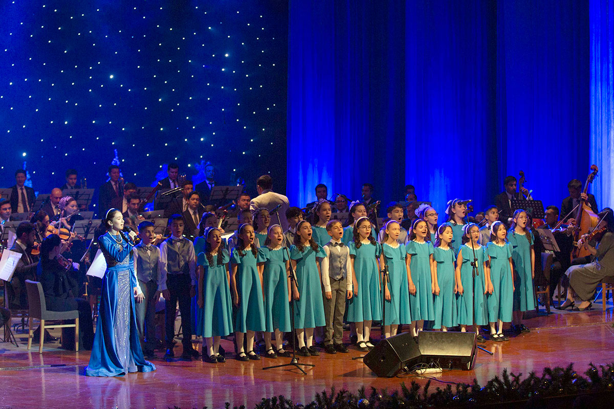 «Новогодний огонек» с оркестром Расула Клычева