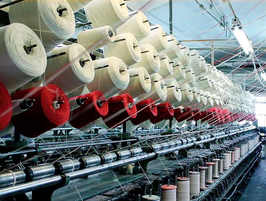 С опережением производственного графика трудятся текстильщики города Берекет