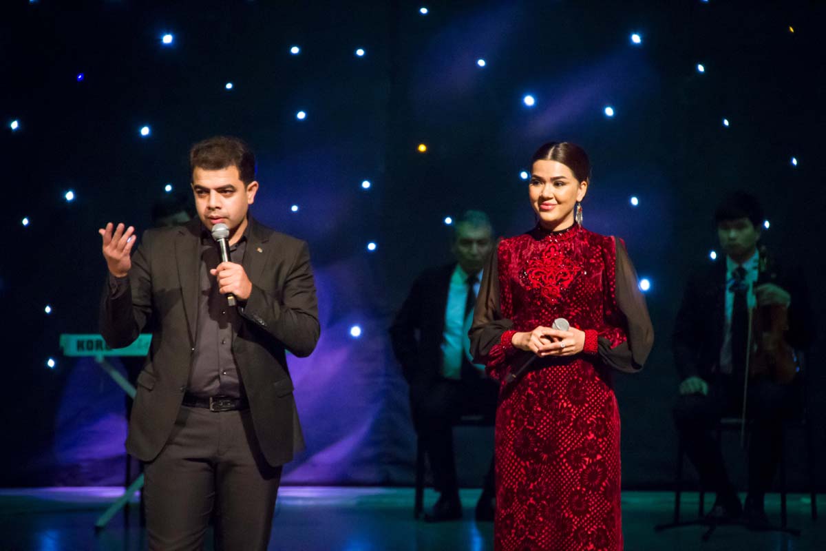 Концерт, превращающий драматических актеров  в артистов эстрады