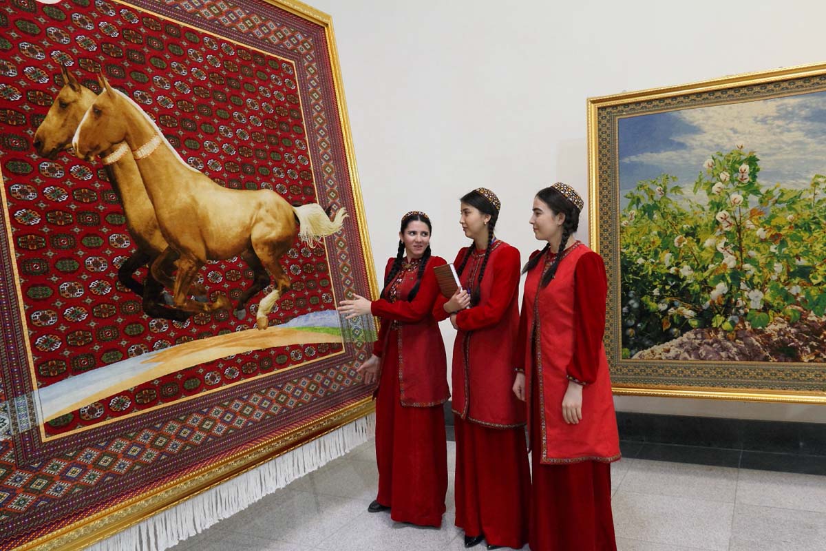 People's Artist of Turkmenistan Ada Gutlyyev is 60 years old