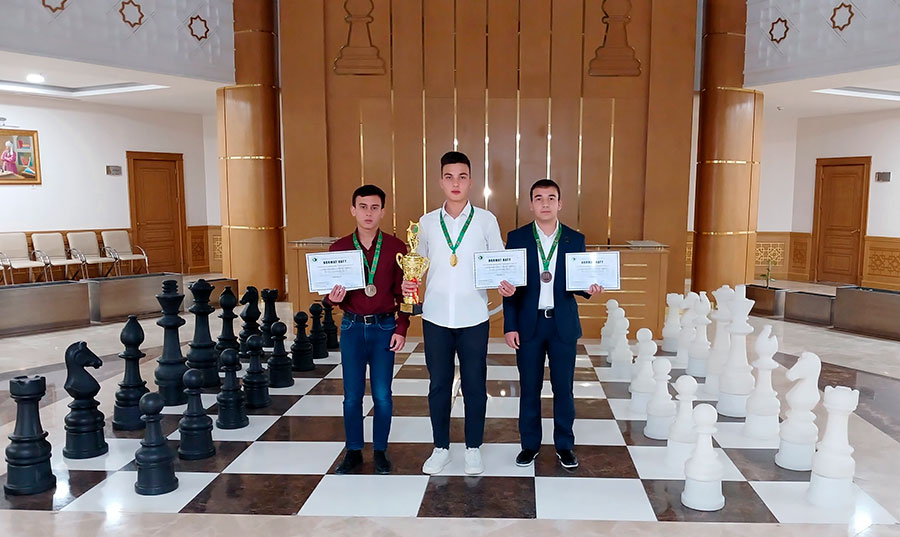 A conscript soldier became the chess champion of Turkmenistan
