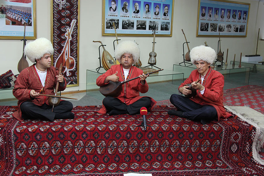 Туркменское телевидение покажет передачу, посвященную 165-летию Халлы бахши