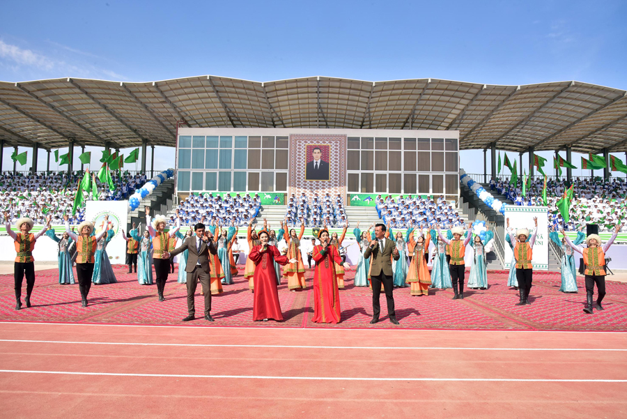 В Туркменабаде состоялись соревнования юных огнеборцев