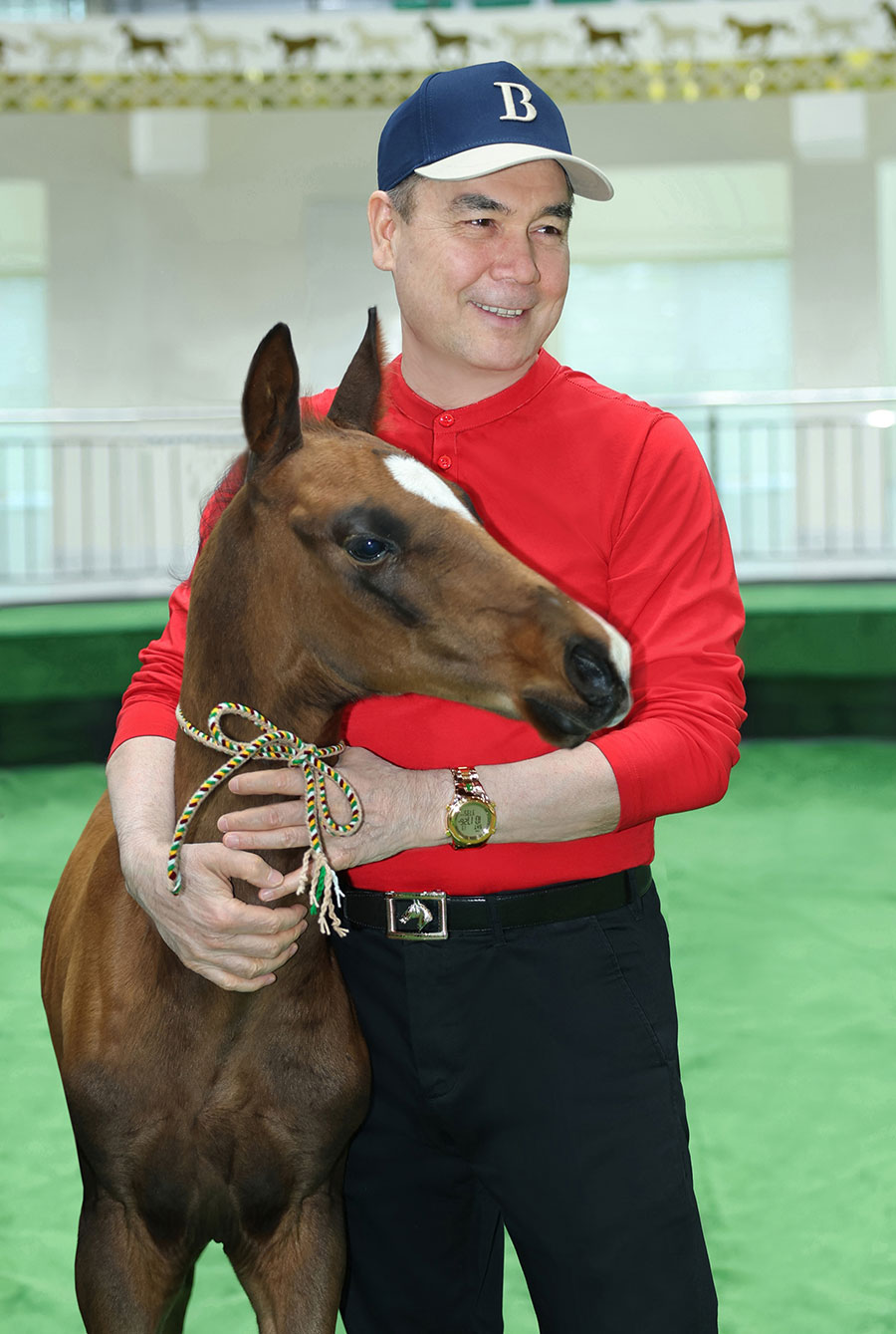 Türkmen halkynyň Milli Lideri, Türkmenistanyň Halk Maslahatynyň Başlygy Arkadag şäherine iş saparyny amala aşyrdy