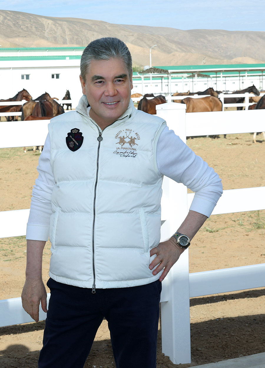 Национальный Лидер туркменского народа, Председатель Халк Маслахаты Туркменистана встретился с руководителем немецкой коневодческой фирмы и футболистами команды «Arkadag»