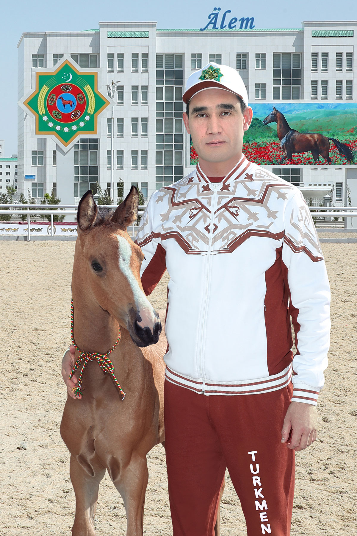 Türkmenistanyň Prezidenti Türkmen bedewiniň milli baýramy mynasybetli dabaralara gatnaşdy