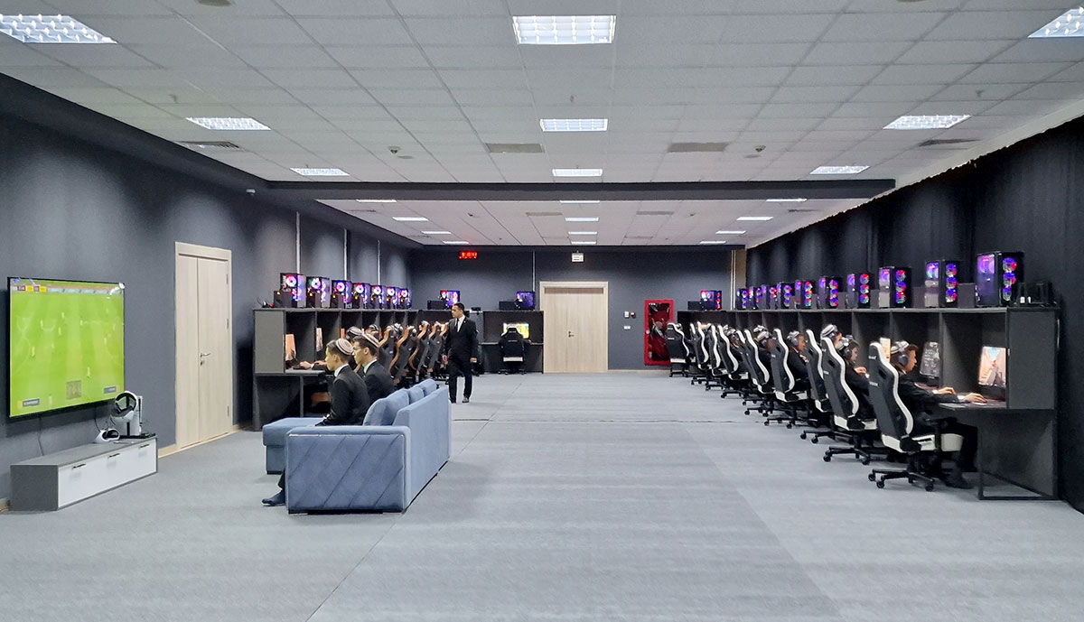 Successfully develops activities at the Oguzkhan University E-Sports Center