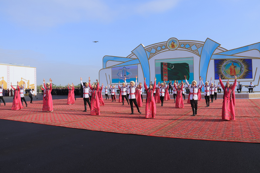 Türkmenistanyň Prezidenti Serdar Berdimuhamedow Bäherden sement zawodynyň ikinji tapgyrynyň açylyş dabarasyna gatnaşdy