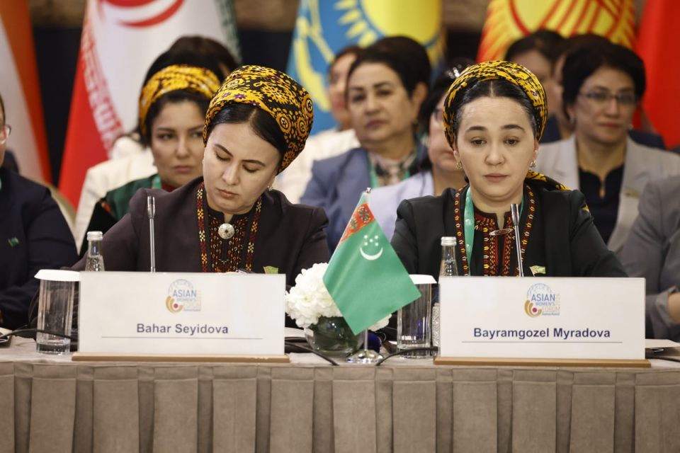Türkmenistanyň Mejlisiniň wekilleri zenanlaryň Aziýa forumyna gatnaşýarlar