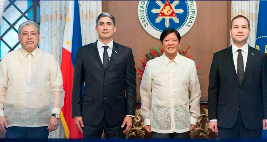 The Ambassador of Turkmenistan presented his credentials to the President of the Republic of the Philippines