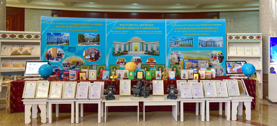 Сертификат о присвоении звезде имени Аркадаг передан в ТГУ им.Махтумкули