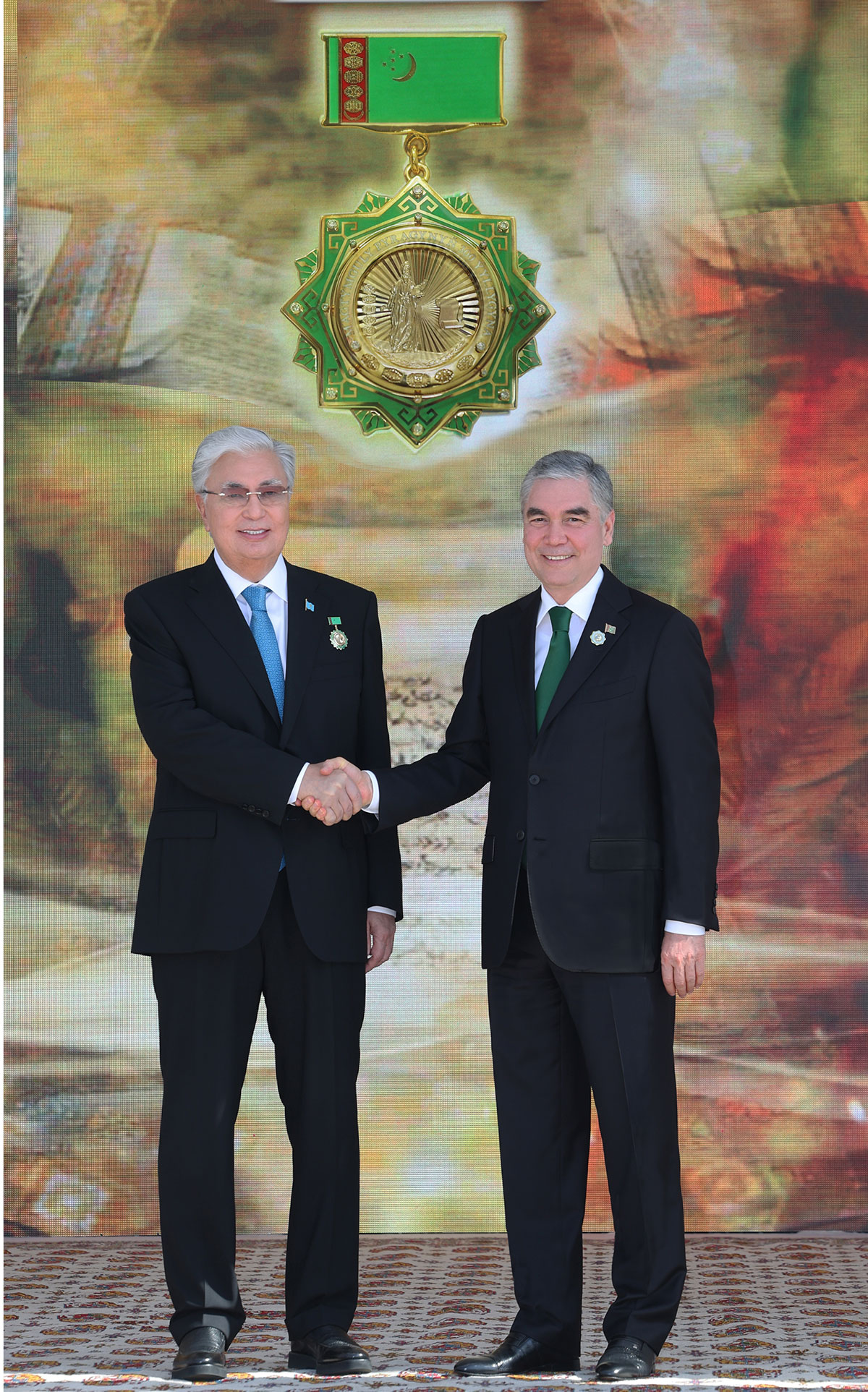 В столице Туркменистана открыли памятник Абаю Кунанбайулы