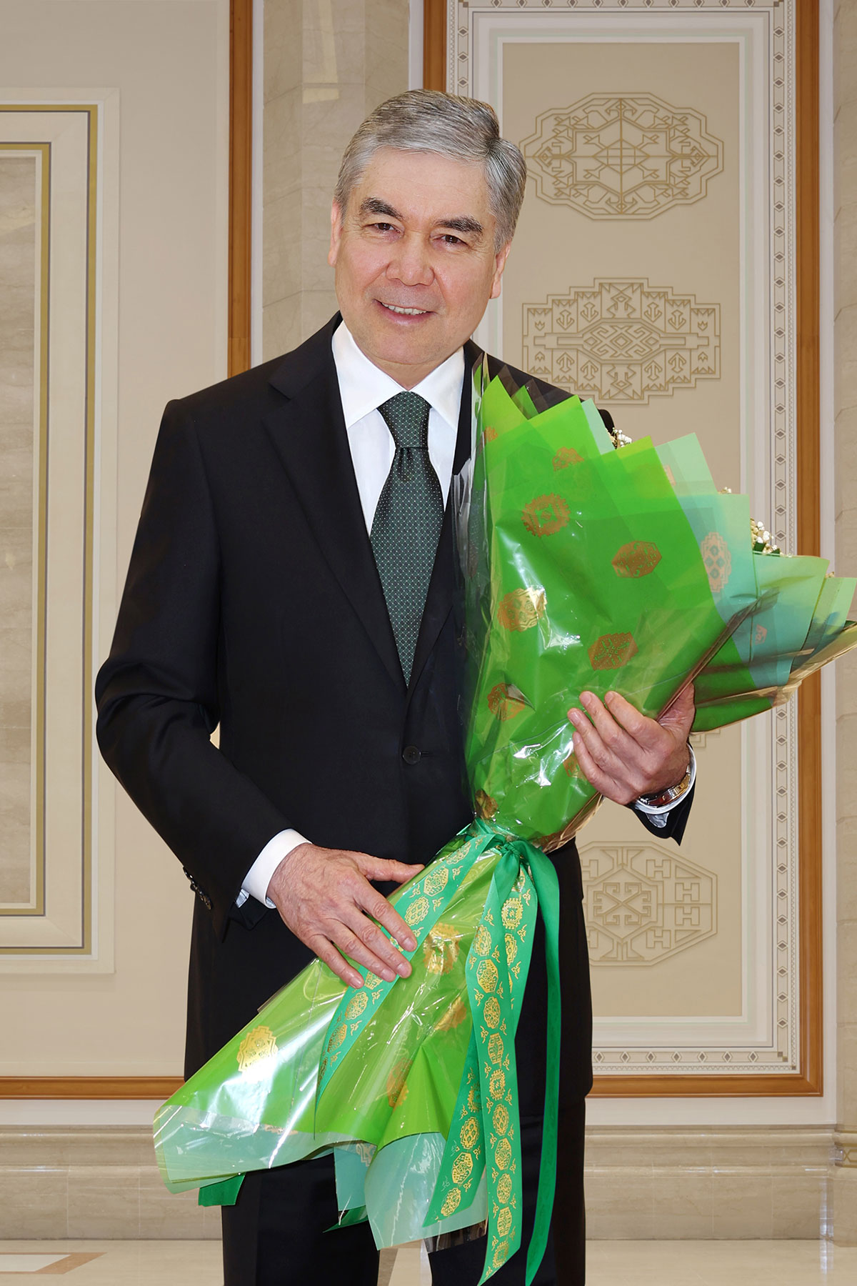 Representatives of the senior generation is a model school for the youth