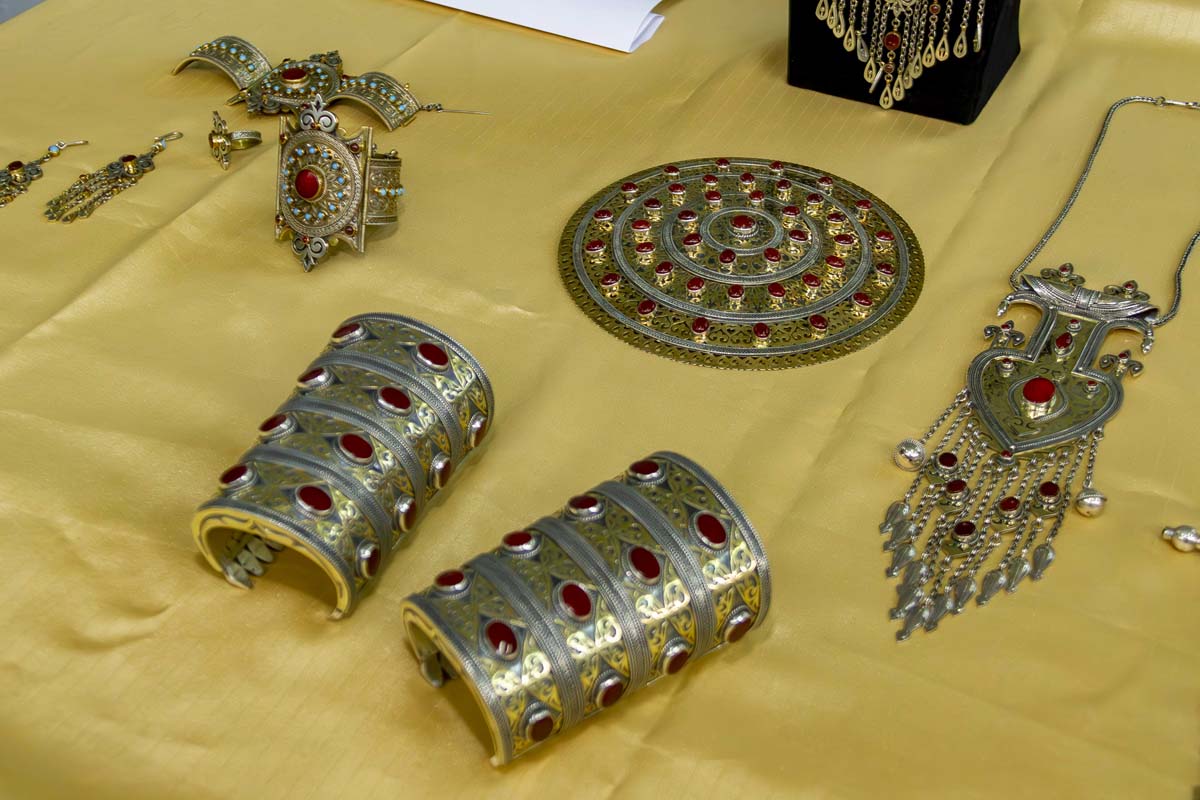 The authors of the exhibition works are teachers of art schools