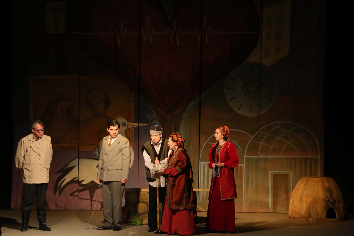 The theme of motherhood resonates on the theater stages of the country