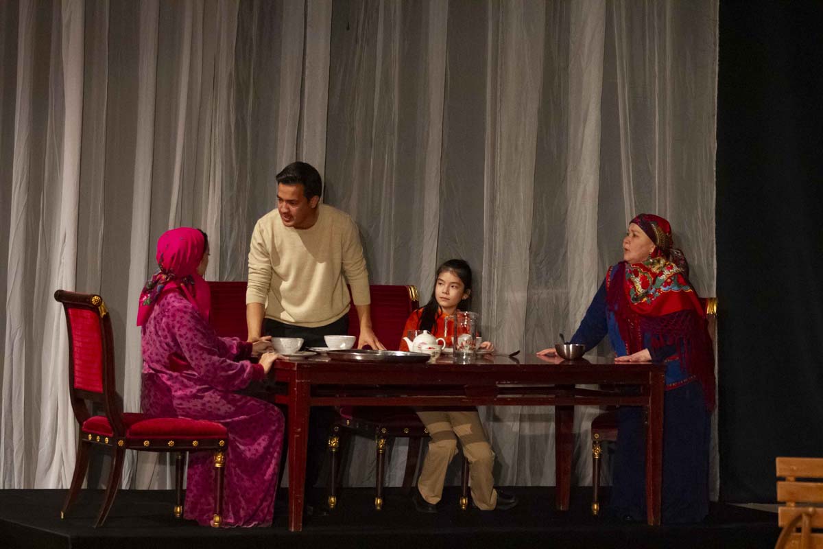 «Worship of the Shrine» is a play about the different fates of women