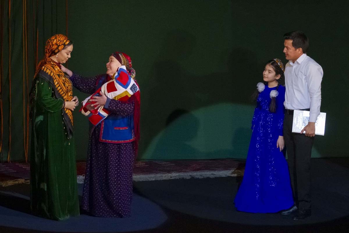 «Worship of the Shrine» is a play about the different fates of women