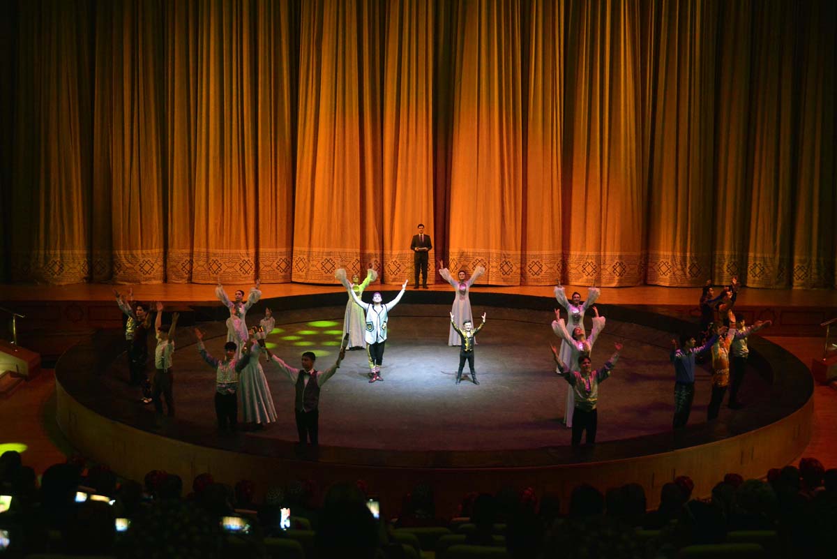 The "Galkynysh" group on tour in the Lebap velayat