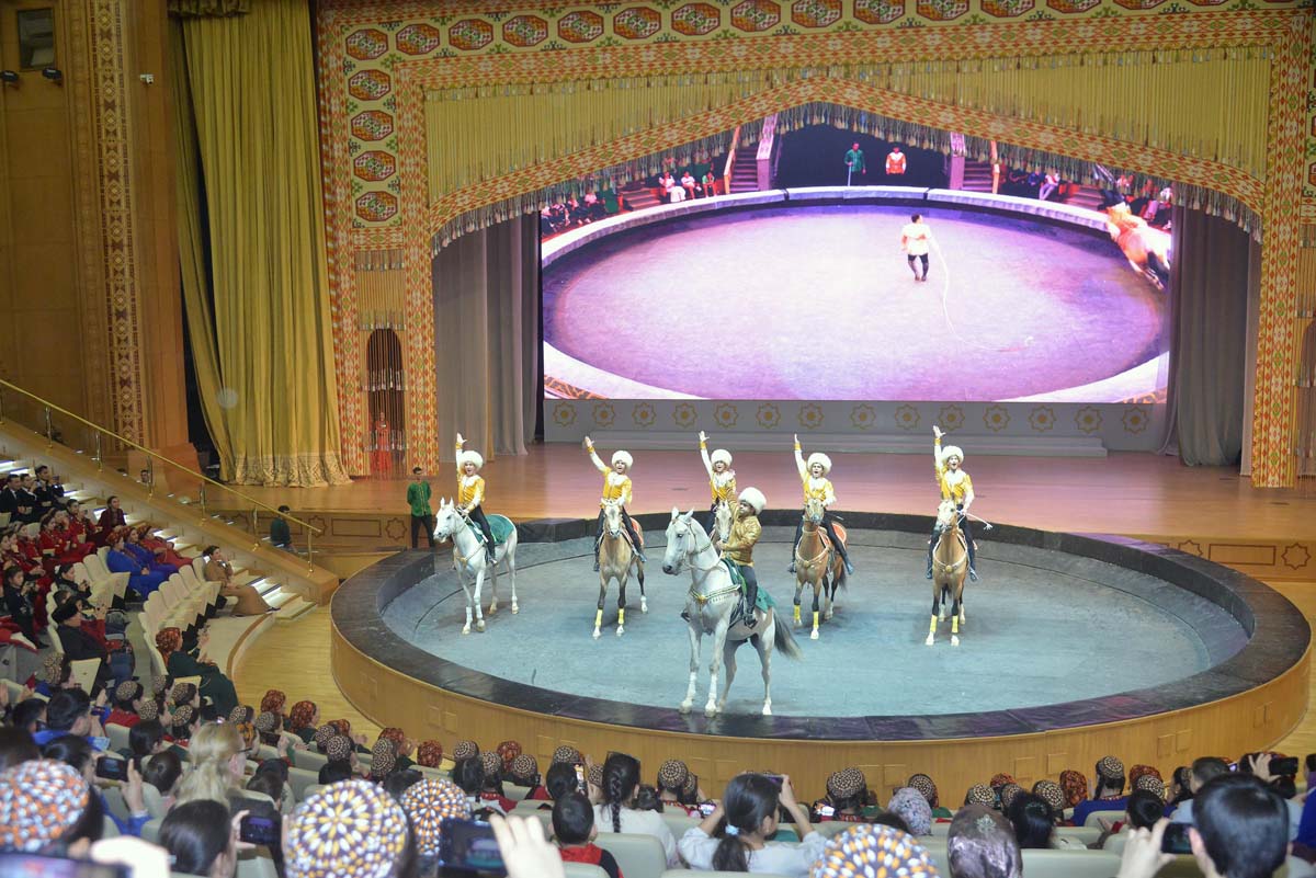 The "Galkynysh" group on tour in the Lebap velayat