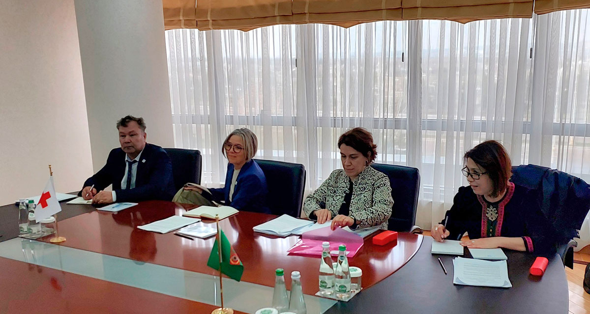 Обсуждено сотрудничество Туркменистана с Международной федерацией обществ Красного Креста и Красного Полумесяца