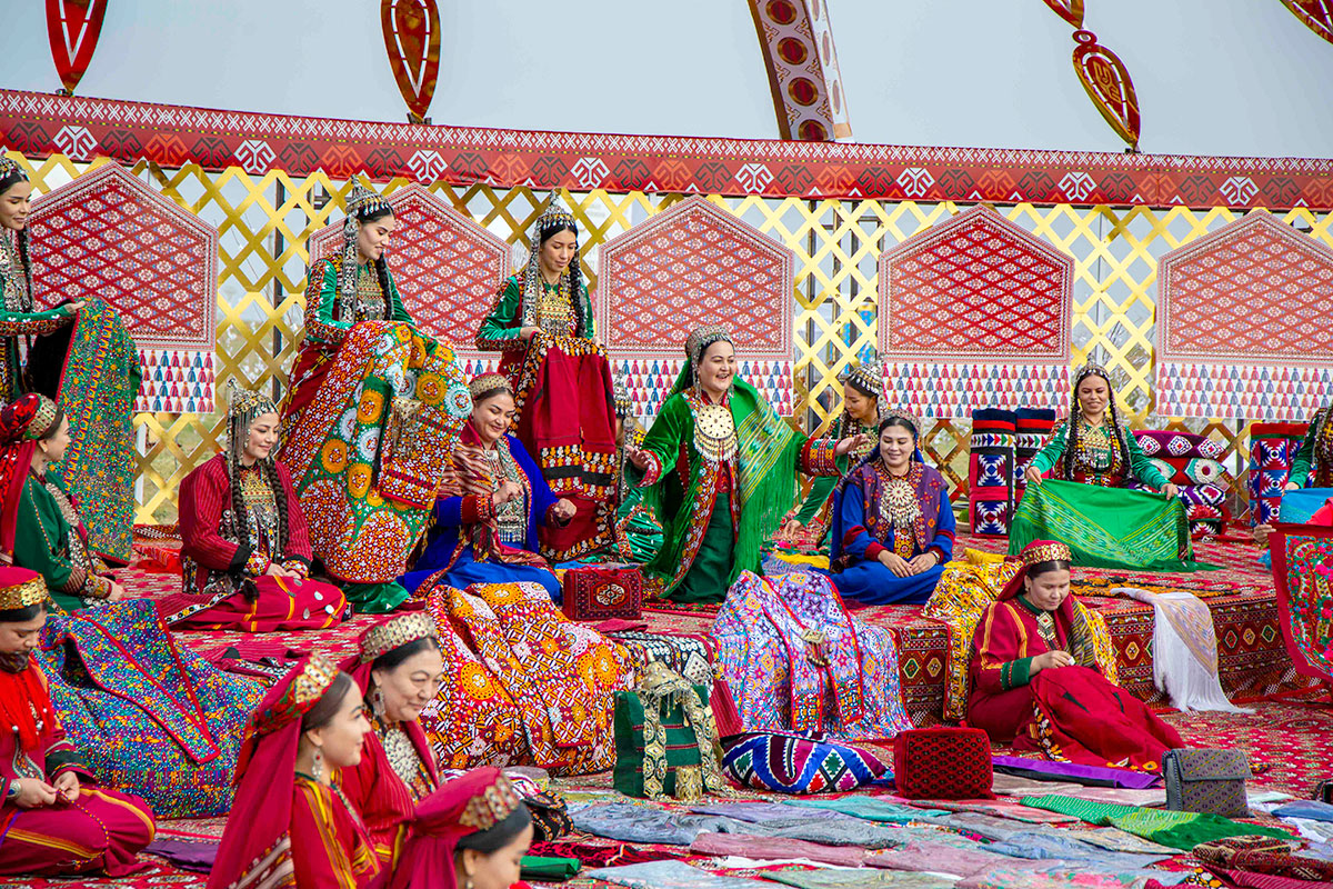 Photo report: the atmosphere of a large turkmen toy at the «Nowruz ýaýlasy»