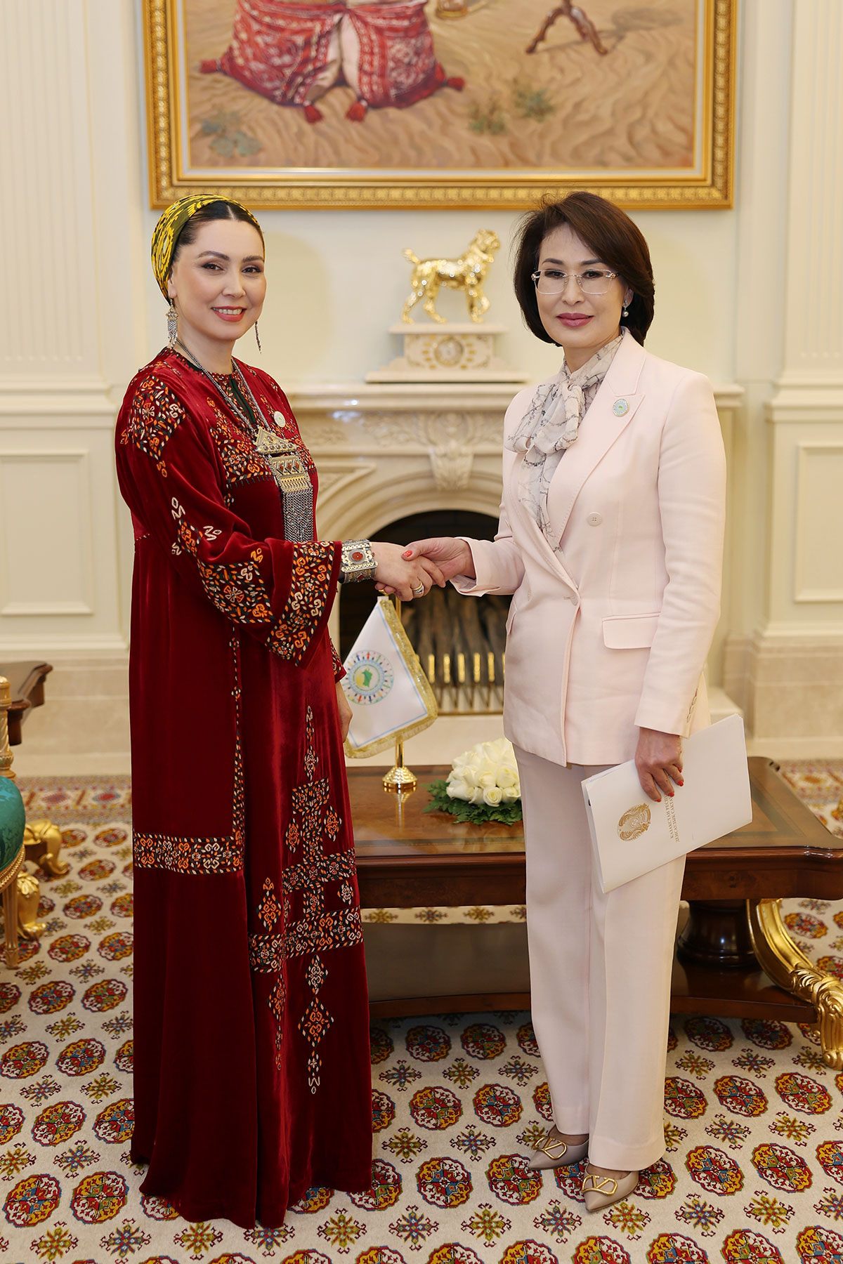 Вице-президент по лечебной деятельности Благотворительного фонда встретилась с министром здравоохранения Казахстана