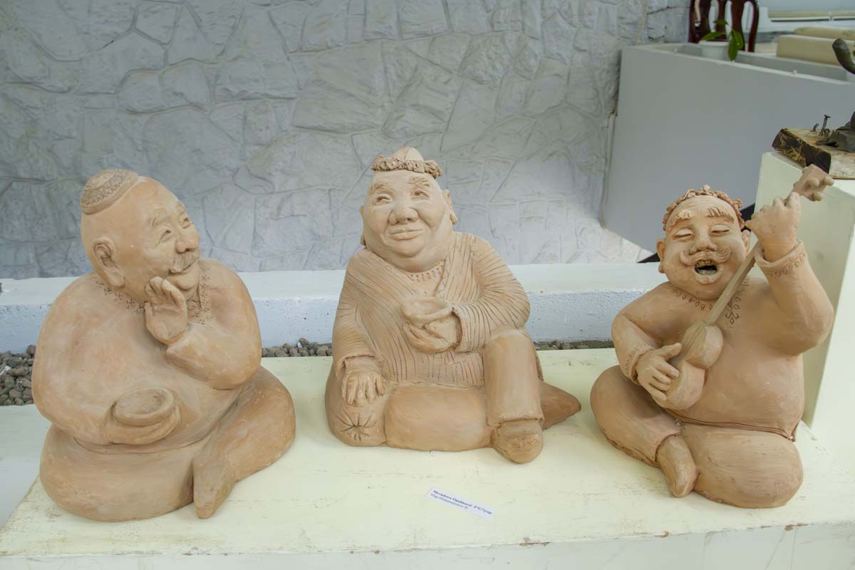 Выставка детских работ, посвященная Международному году мира и доверия