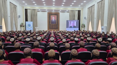 В туркменском вузе состоялась церемония открытия IV Международной олимпиады по английскому языку