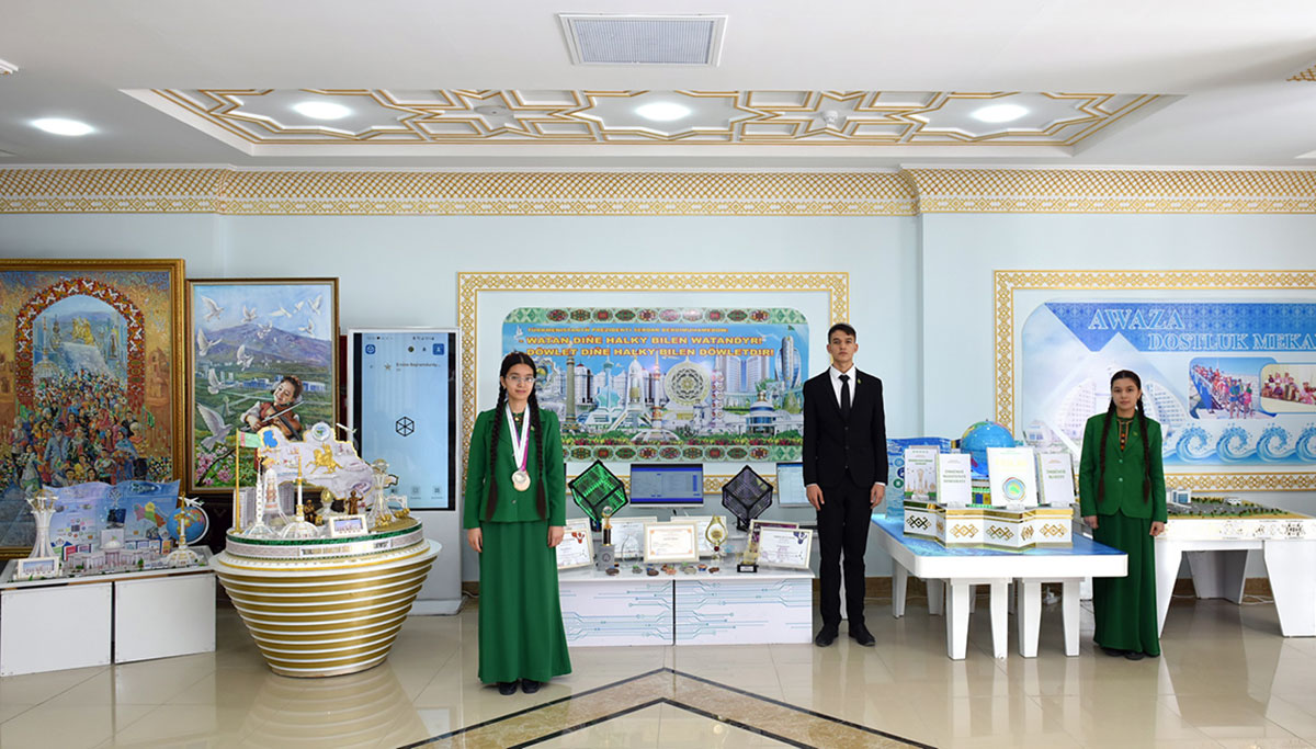 Aşgabatda mekdep okuwçylaryň arasynda II halkara matematika olimpiadasy başlandy