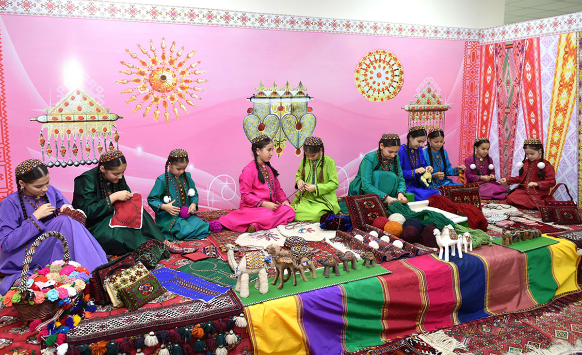 Aşgabatda mekdep okuwçylaryň arasynda II halkara matematika olimpiadasy başlandy