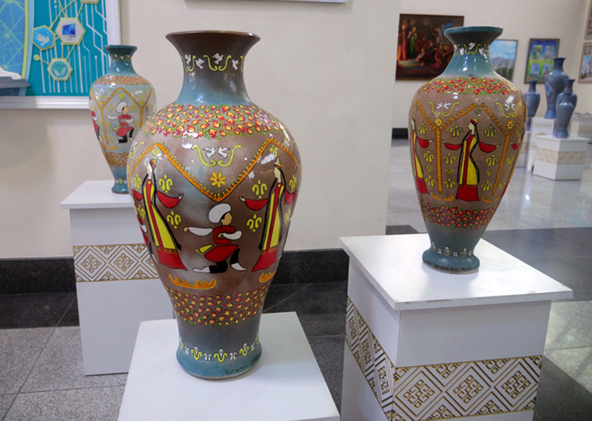 For the country's national holiday - works of artists about peace