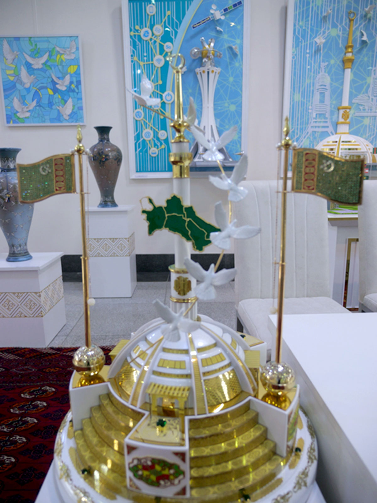 For the country's national holiday - works of artists about peace