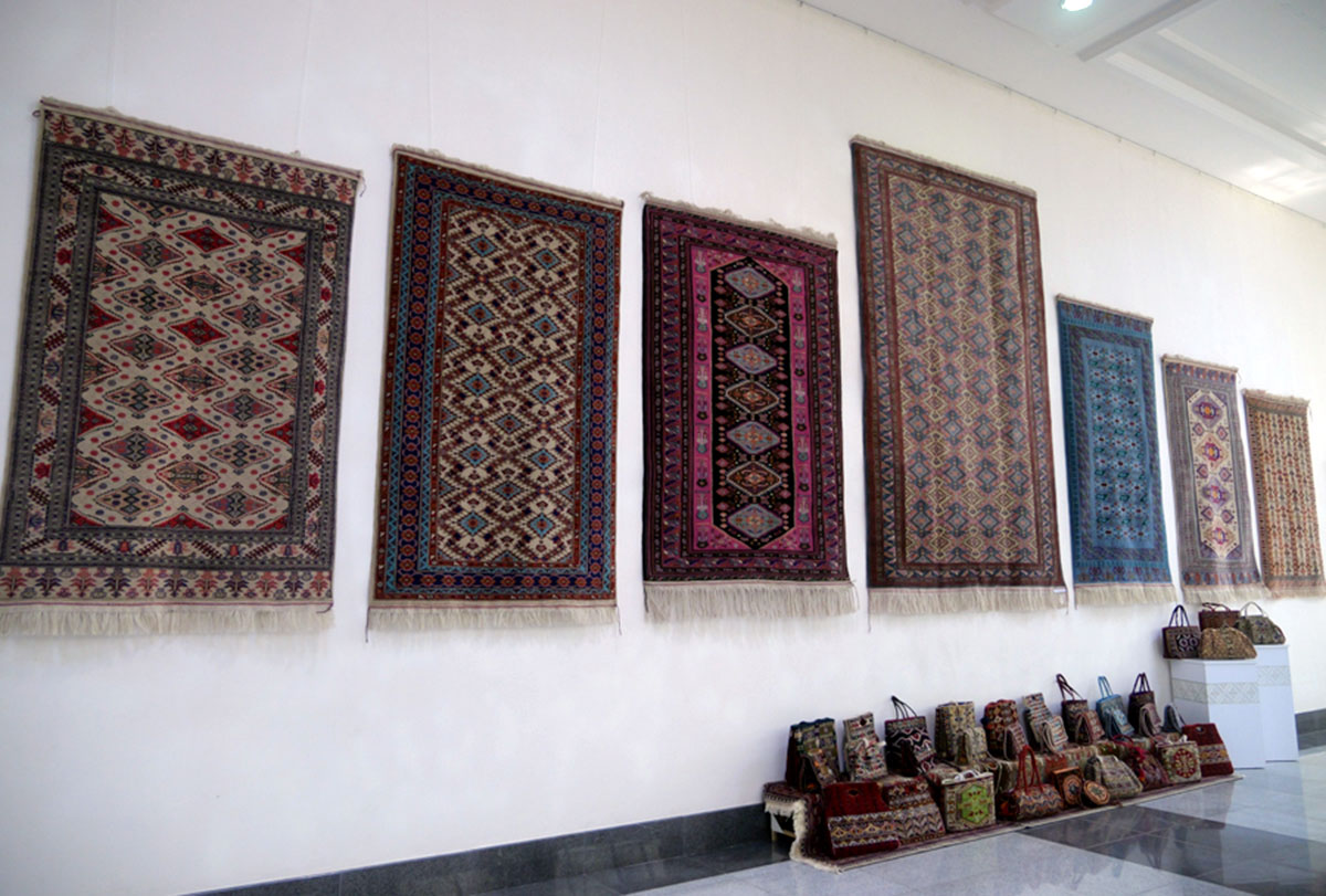 For the country's national holiday - works of artists about peace