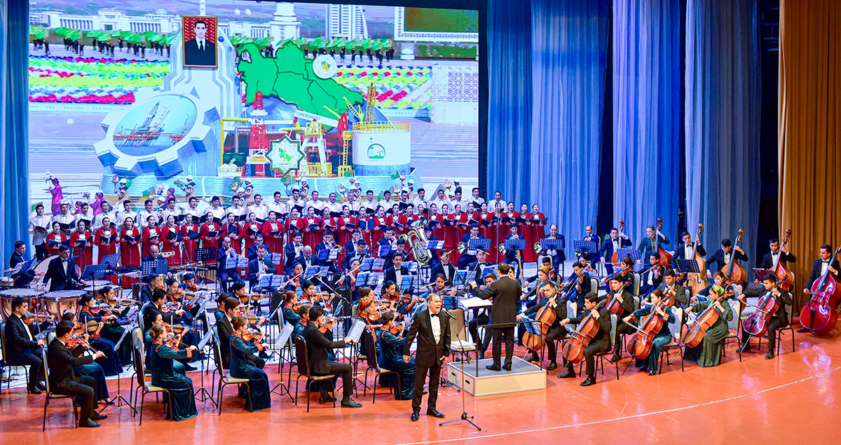 The international festival "Music of the World" on the stage of the Turkmen capital