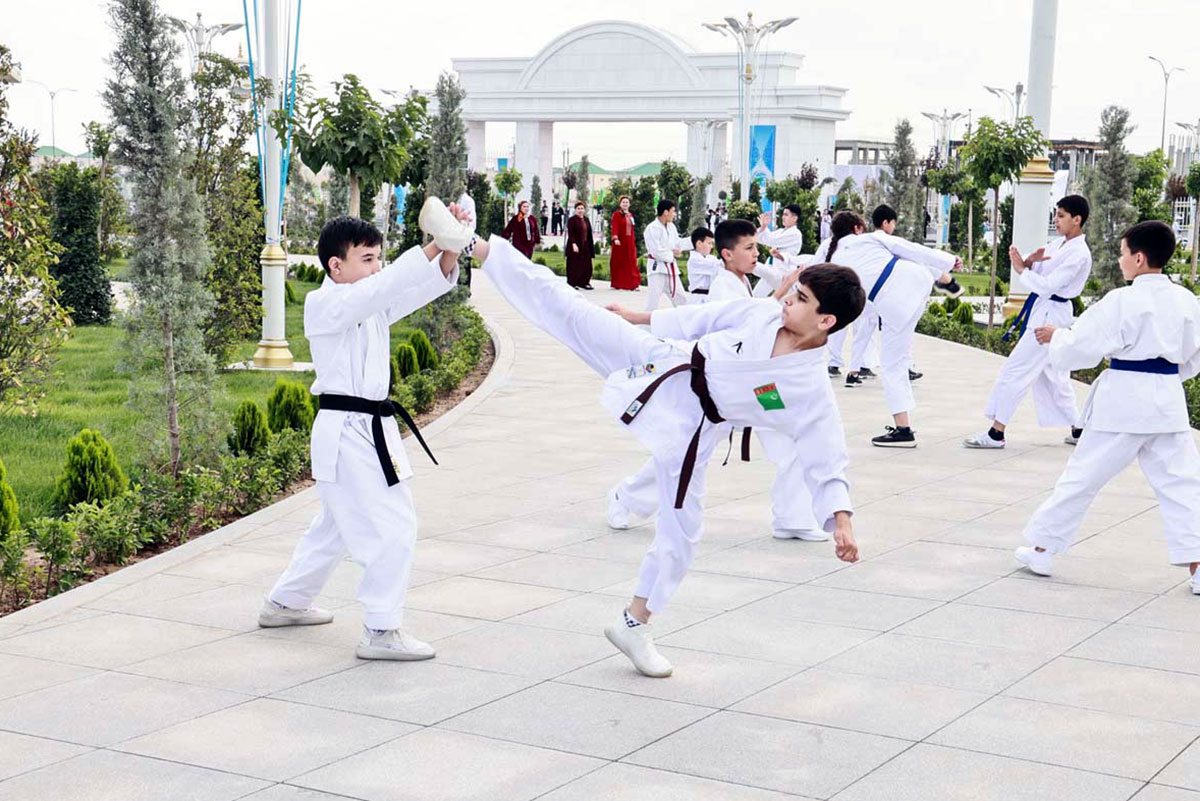 Aşgabatda «Şapak» seýilgähiniň açylyş dabarasy boldy