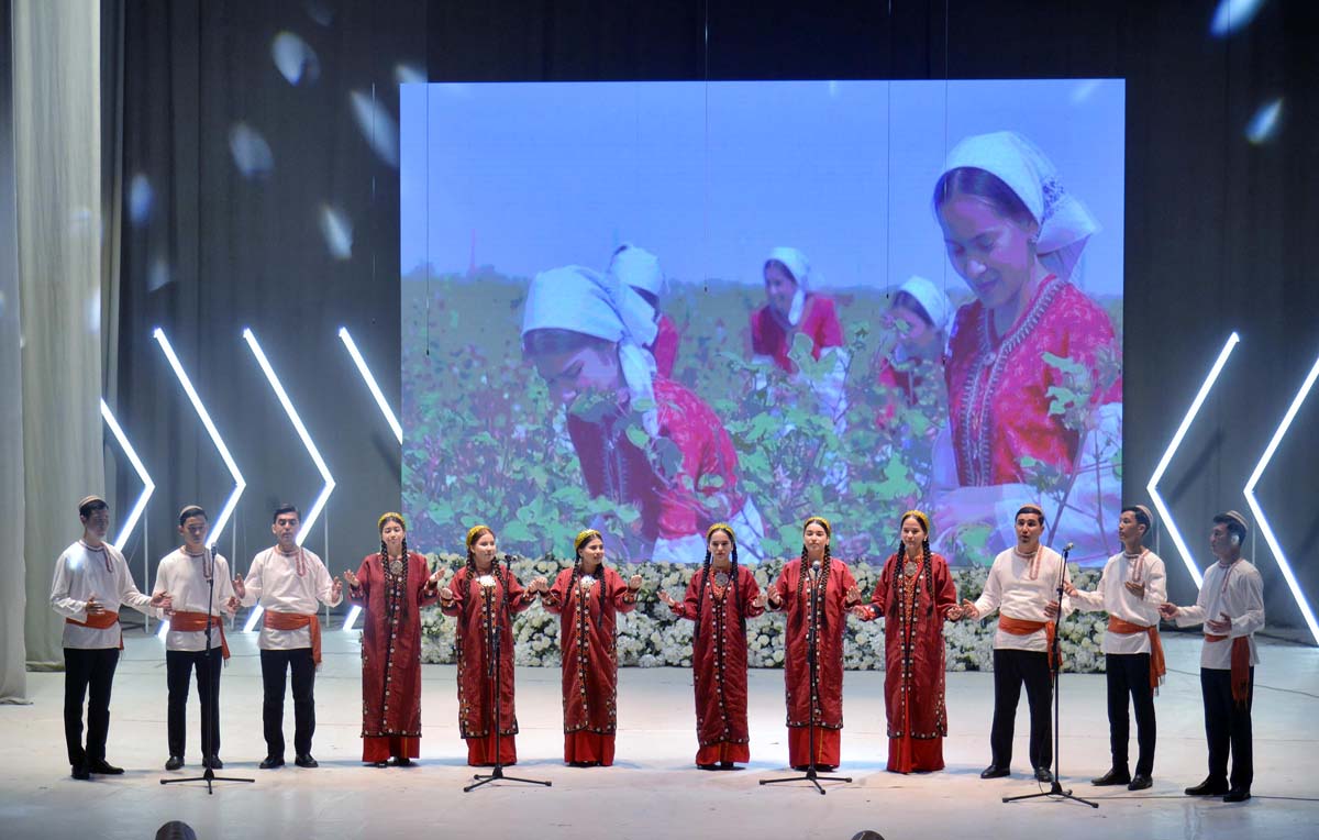 The Lebap velayat special art school celebrates its 50th anniversary