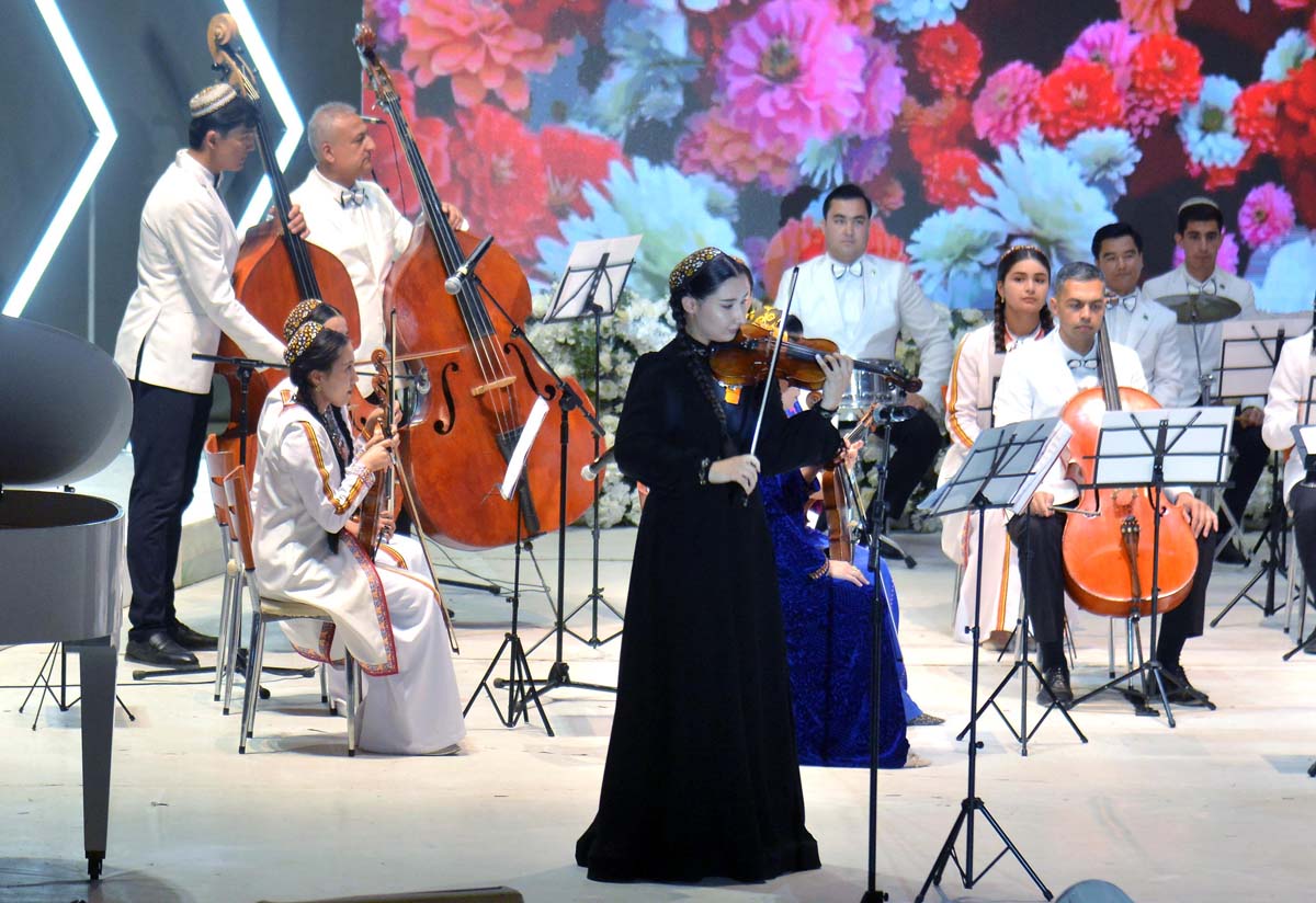 The Lebap velayat special art school celebrates its 50th anniversary