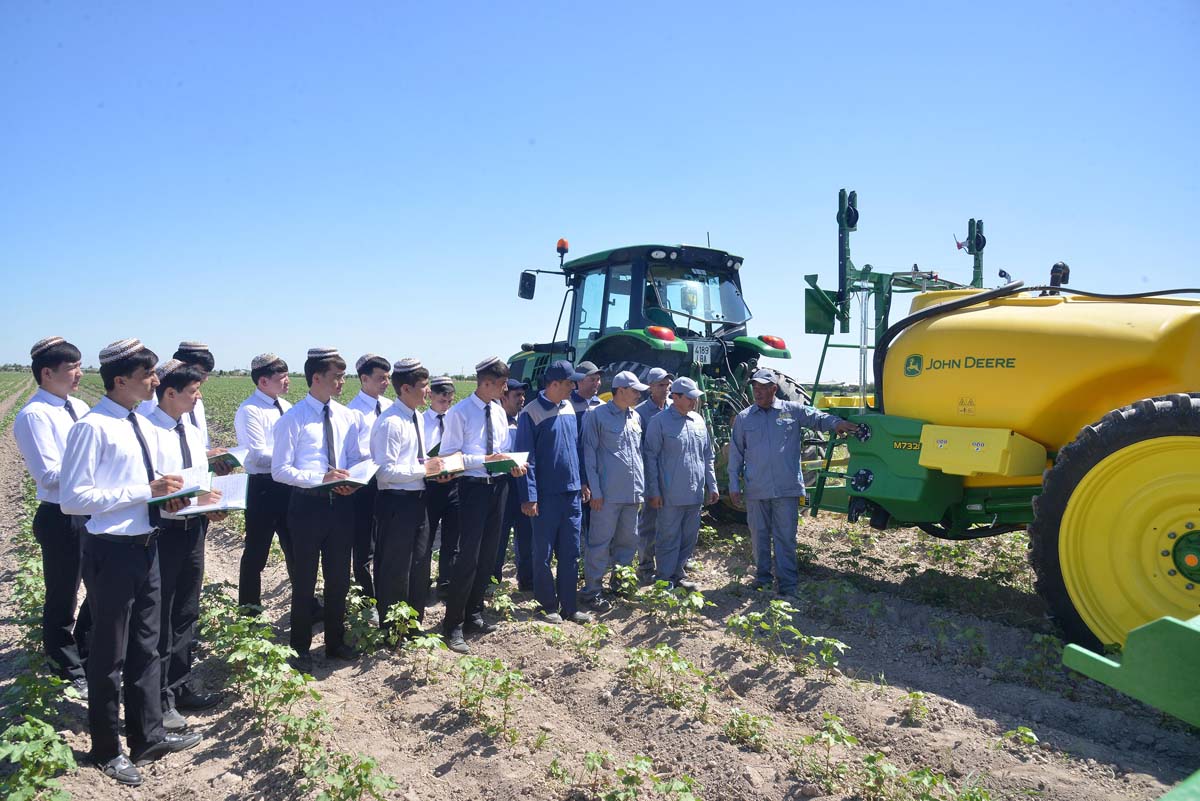 A new batch of agricultural machinery arrived in Turkmenistan