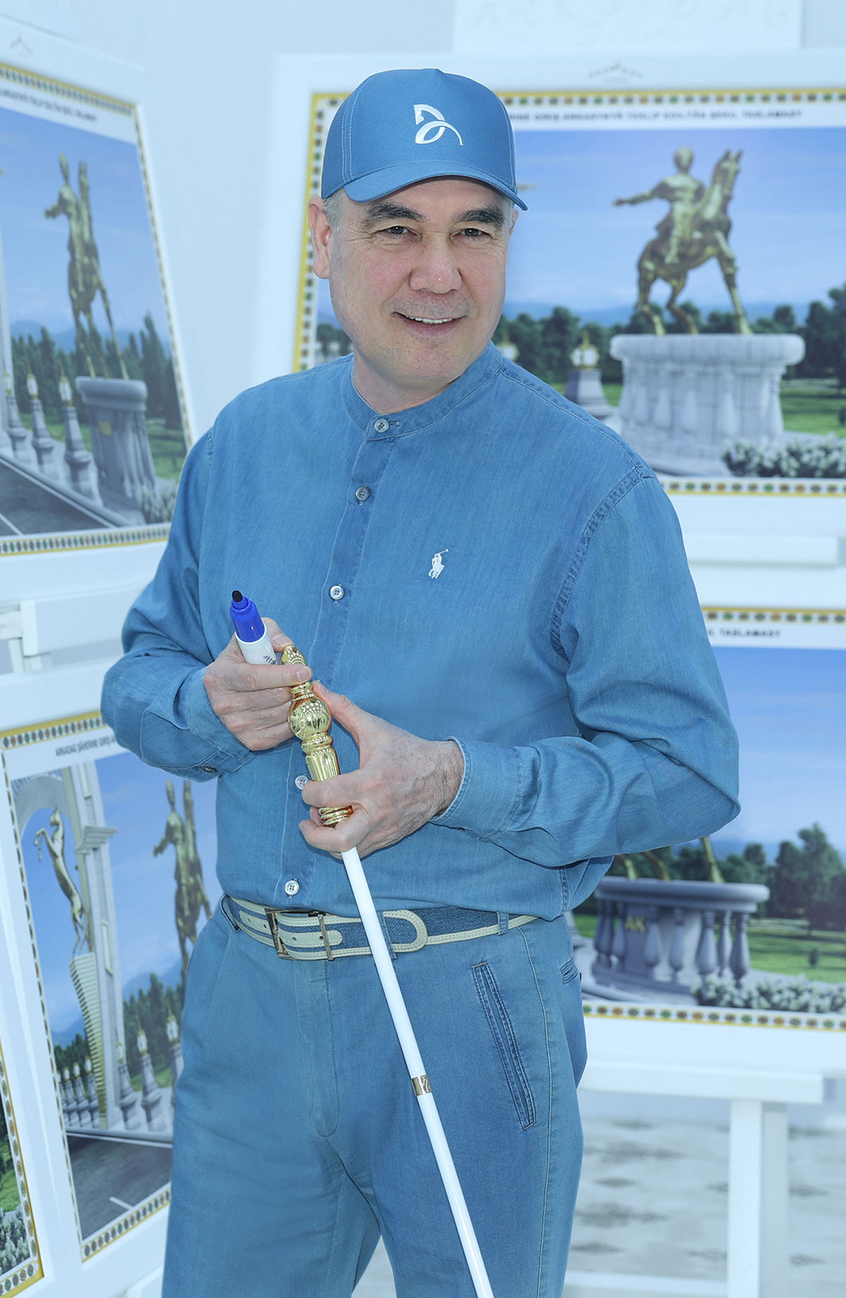 Национальный Лидер туркменского народа, Председатель Халк Маслахаты Туркменистана Герой-Аркадаг совершил рабочую поездку в город Аркадаг