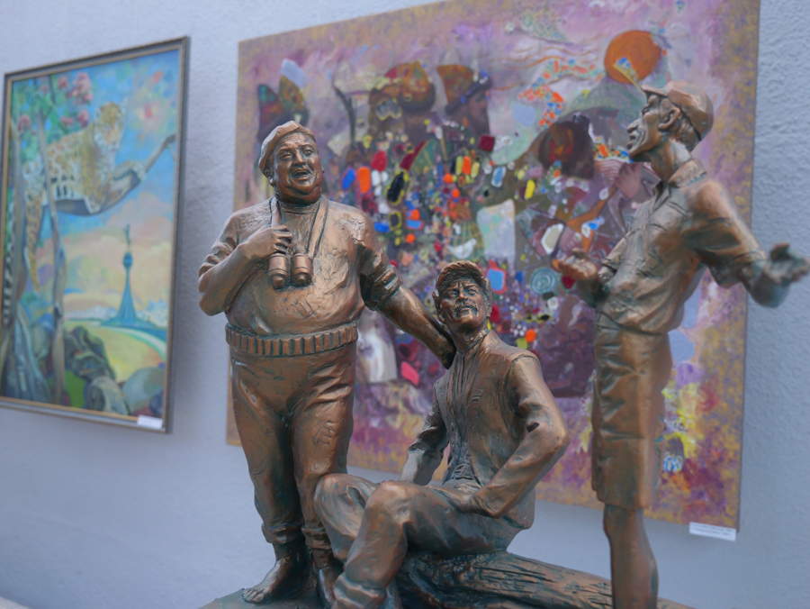 An exhibition of artists and writers is dedicated to Magtymguly Poetry Day and Turkmenistan Culture Day