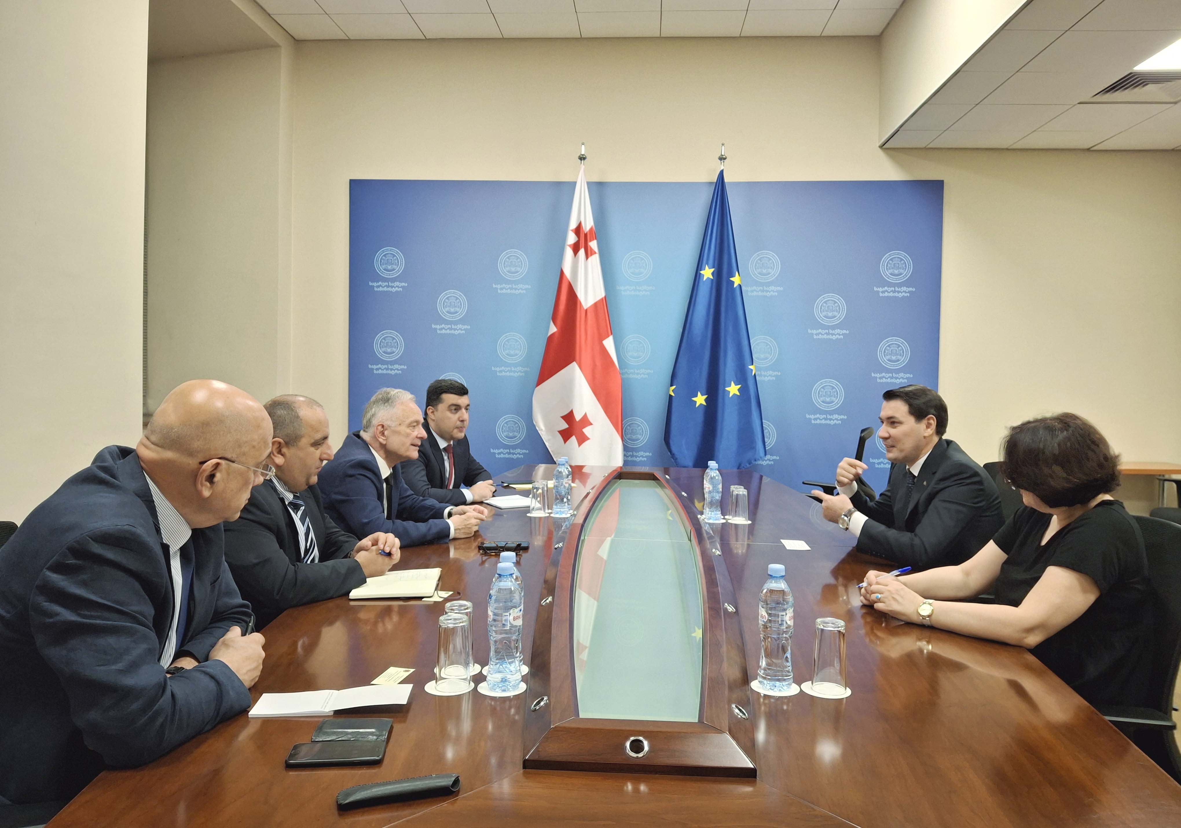 Türkmen-gruzin hyzmatdaşlygynyň ileri tutulýan ugurlary ara alnyp maslahatlaşyldy