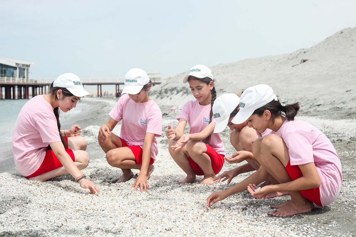 Летний сезон отдыха детей в Авазе наполнен радостью и весельем